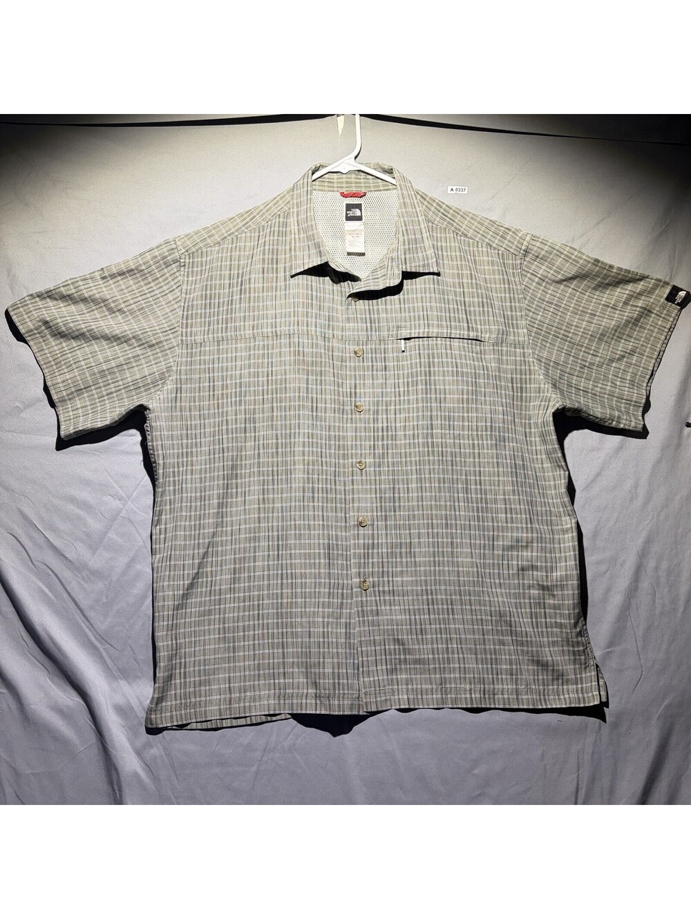 The North Face Men’s Small Button Up Shirt Short Sleeve Plaid Zipper Pocket